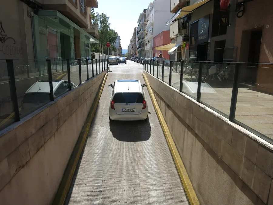 Plaza del Prado parking in Gandía