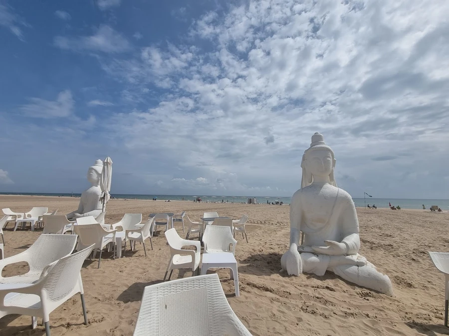 Buda Beach beach bar in Gandía