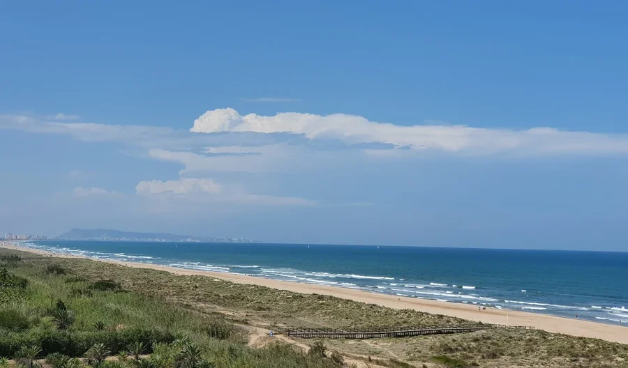 features of L'Auir Beach