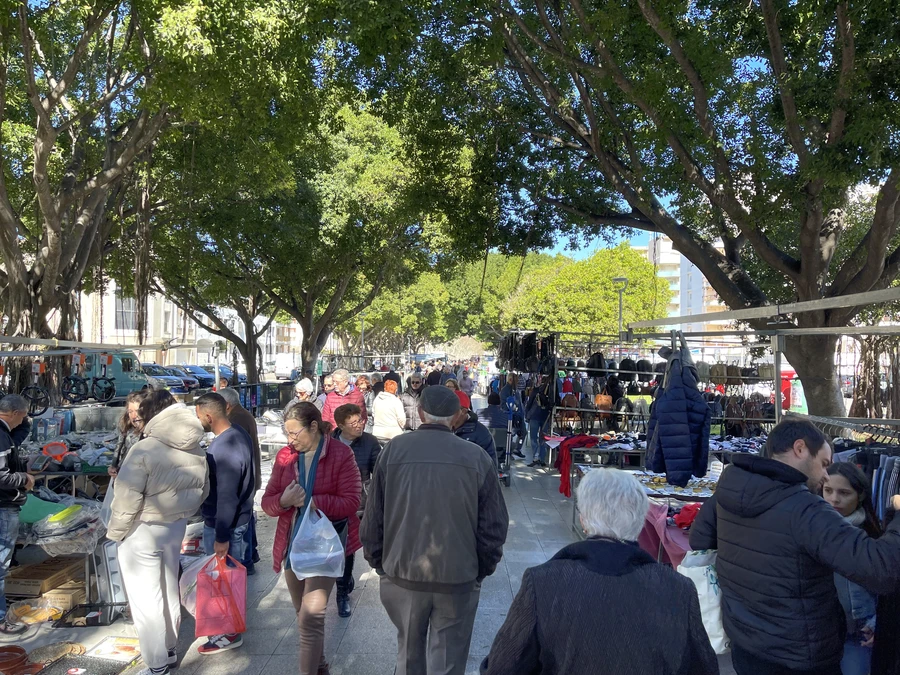 Gandía Beach market at Rosa de los Vientos