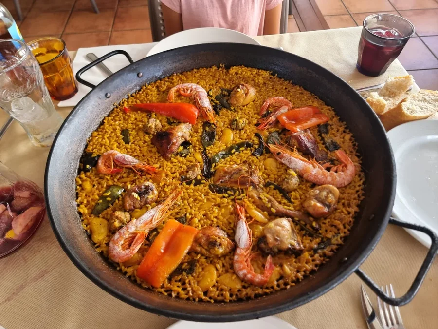 Seafood paella