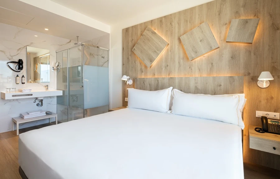 Senator hotel rooms
