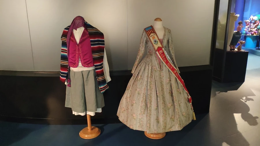 Fallas dresses at the museum