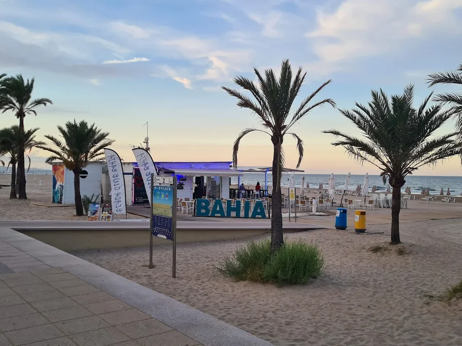 beach bar on Gandía seafront promenade